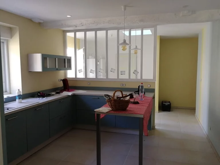 Peinture intérieure d'une cuisine - extension maison à Libourne - Le Peintre Aquitain