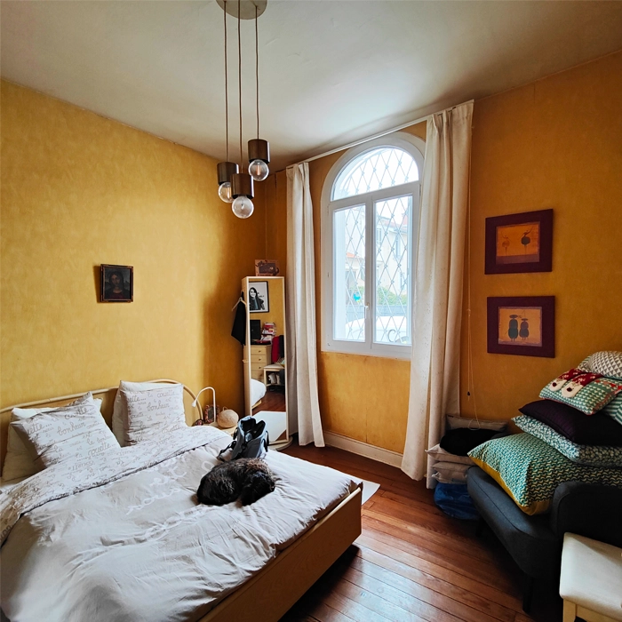 Chambre avant réalisation du rafraichissement des murs - Maison du nord Gironde - Le Peintre Aquitain