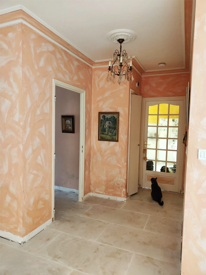 Murs d'un couloir avant mise en peinture - Grande maison à Libourne - Le Peintre Aquitain
