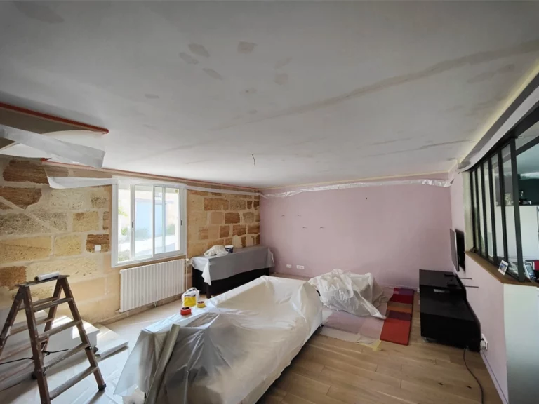 Ratissage des murs du salon - Maison à Saint-Gervais - Le Peintre Aquitain